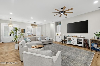 Stunner alert! Welcome to your dream home on the highly - photo 7