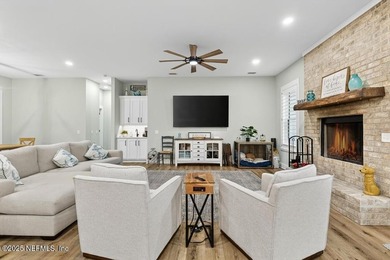 Stunner alert! Welcome to your dream home on the highly - photo 9