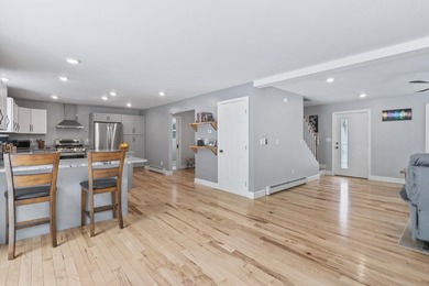 Extensively upgraded since new Contemporary Colonial on a quiet - photo 13