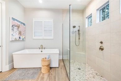 Set within the prestigious, resort-inspired community of Naples - photo 31