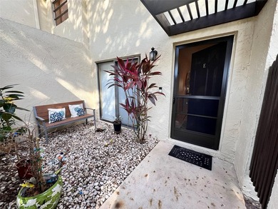Beautiful Lake views. Nicely appointed rare 3 full Bathrooms, 2 - photo 2
