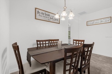 Welcome to this beautifully maintained single-story home - photo 5