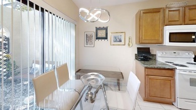 Beautiful Lake views. Nicely appointed rare 3 full Bathrooms, 2 - photo 7