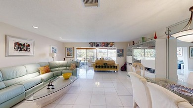 Beautiful Lake views. Nicely appointed rare 3 full Bathrooms, 2 - photo 10