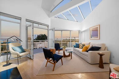 Architectural penthouse residence in the coveted Ocean Park Sea - photo 1