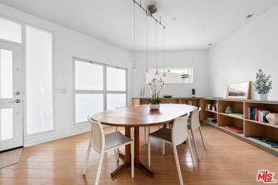 Architectural penthouse residence in the coveted Ocean Park Sea - photo 2