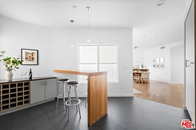 Architectural penthouse residence in the coveted Ocean Park Sea - photo 4