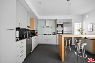 Architectural penthouse residence in the coveted Ocean Park Sea - photo 6