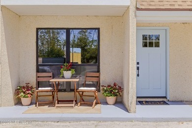 Looking for coastal living in Neptune Beach under $310K? This - photo 1