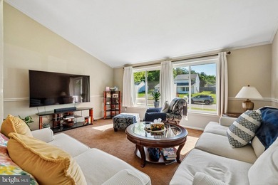 Absolutely stunning four-bedroom 2,5 bath colonial. Roof five - photo 11
