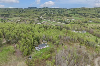 Plus de 188 000 pi2 repartis sur trois lots distincts, offrant - photo 17