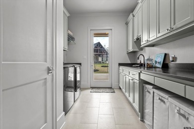 Located in the exclusive Barrett Heights, a section of Oak - photo 21