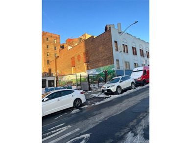 Prime high-density development opportunity on the Grand - photo 1