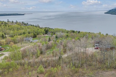 Plus de 188 000 pi2 repartis sur trois lots distincts, offrant - photo 25