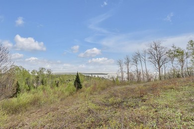Plus de 188 000 pi2 repartis sur trois lots distincts, offrant - photo 34