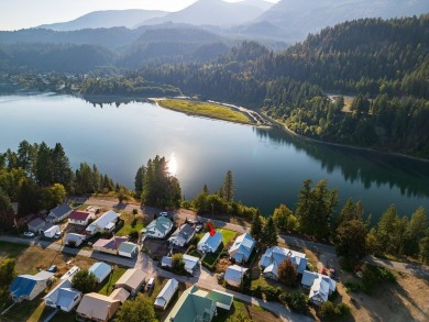 Lake Home For Sale in Metaline Falls, Washington