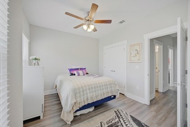 Welcome to The Verandas of Freeport, where comfort, convenience - photo 26