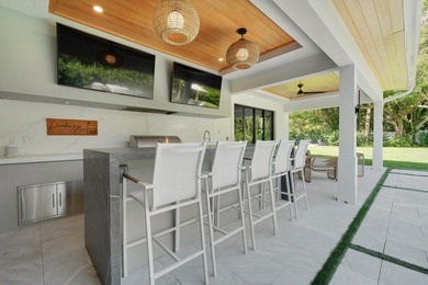 Welcome to an extraordinary, fully renovated estate in the - photo 47