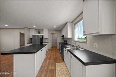 BRAND NEW, 2026, HOME WITH YEAR-ROUND MOUNTAIN VIEWS, DEDICATED - photo 8
