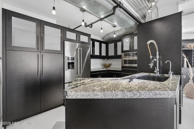 **A BRAND-NEW AC UNIT WILL BE INSTALLED! Wake up to stunning - photo 5