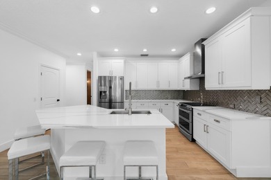 Welcome to the gated community of Canyon Lakes! This beautifully - photo 5