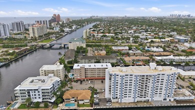 Fully remodeled 1-bedroom, 1-bath waterfront residence in Coral - photo 18