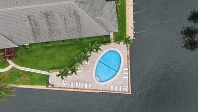 Fully remodeled 1-bedroom, 1-bath waterfront residence in Coral - photo 22