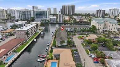 Fully remodeled 1-bedroom, 1-bath waterfront residence in Coral - photo 24