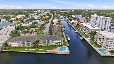 Fully remodeled 1-bedroom, 1-bath waterfront residence in Coral - photo 32
