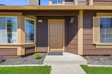 Welcome to 263 Sandstone Dr, a 1989-built Contemporary - photo 4