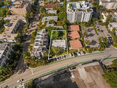 Income-producing 4-unit STR multifamily with prime redevelopment - photo 1