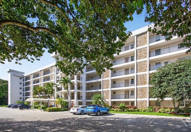 (private lake, pond, coastal) Condo For Sale in Pompano Beach Florida