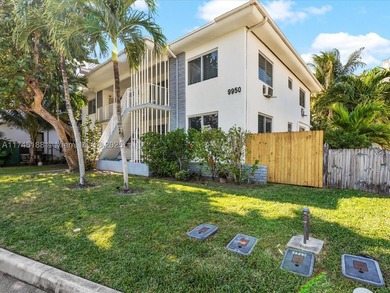 Income-producing 4-unit STR multifamily with prime redevelopment - photo 4