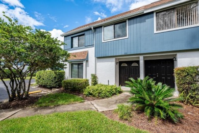 Lake Townhome/Townhouse For Sale in Casselberry, Florida