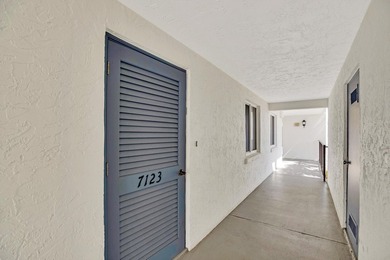 Fully furnished 2BR/2BA condo with golf & tennis court views - photo 2