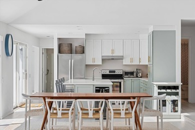 This beautifully renovated and thoughtfully decorated - photo 3