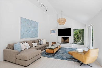 This beautifully renovated and thoughtfully decorated - photo 4