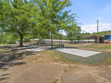 Welcome to the Driftwood Inn and Lodge by the lake. A super - photo 16