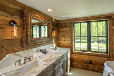 Extraordinary 12 acre private gated property featuring a Modern - photo 18
