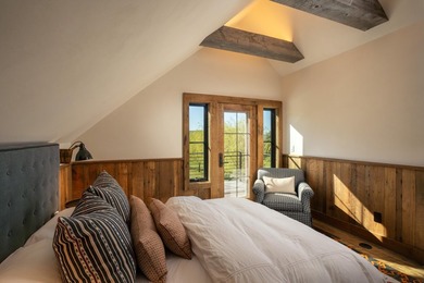 Extraordinary 12 acre private gated property featuring a Modern - photo 19