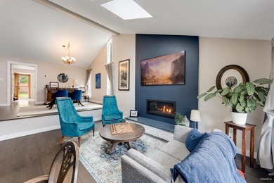Welcome to this immaculate Valleycliffe home backing onto - photo 3