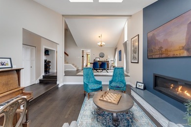 Welcome to this immaculate Valleycliffe home backing onto - photo 4