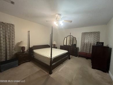 Welcome to this spacious and beautifully appointed 5-bedroom - photo 5