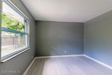 Motivated seller..great property for first time buyer.. investor - photo 3