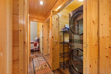 MOUNTAIN CABIN - Beautiful home offering open concept with - photo 11