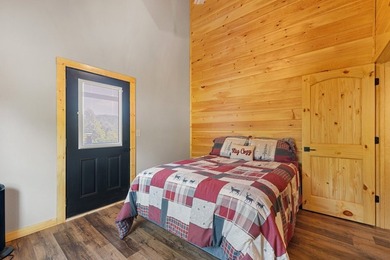 MOUNTAIN CABIN - Beautiful home offering open concept with - photo 17