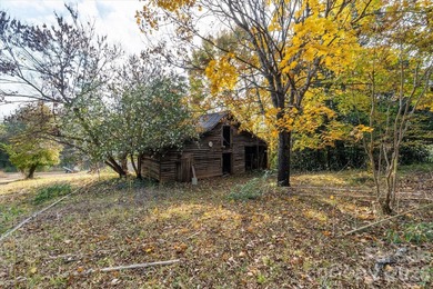 Ideally located only 3 minutes from the Tryon Int'l Equestrian - photo 20