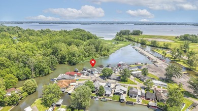 Welcome to your dream waterfront retreat--where modern luxury - photo 5