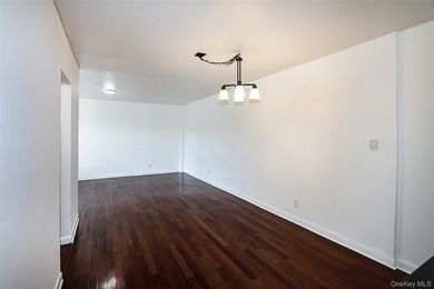 Enjoy comfortable living in this recently renovated one bedroom - photo 6