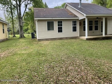 This property features 3 bedrooms and 2 bathrooms. Covered back - photo 10